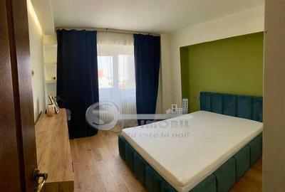 Apartament cu 4 camere decomandat, mobilat în Nicolina