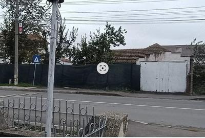Casă cu 2 camere cu Teren 650 Mp în Central