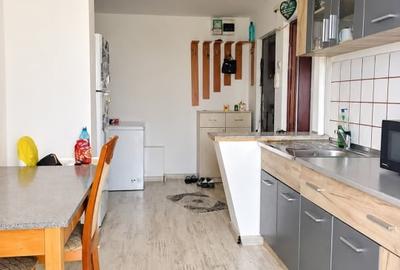 Apartament cu 2 camere decomandat, mobilat în Rovine