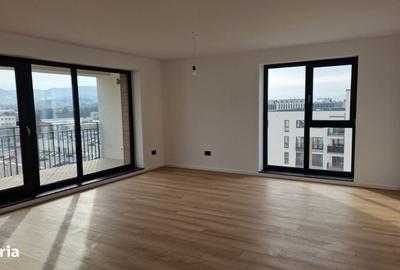 Apartament cu 2 camere decomandat în Tractorul