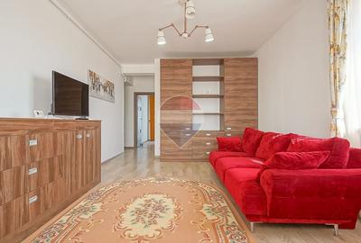 Apartament cu 2 camere semidecomandat, mobilat în Sud