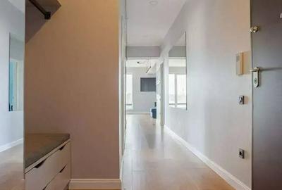 Apartament cu 4 camere decomandat în Pipera