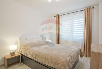 Apartament cu 2 camere decomandat, mobilat în Tractorul