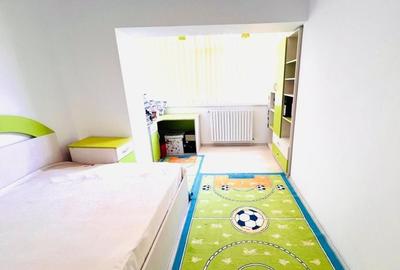 Apartament cu 3 camere în Tomis III
