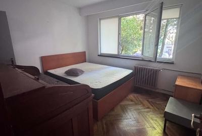 Apartament cu 4 camere decomandat în Dosu Bricii
