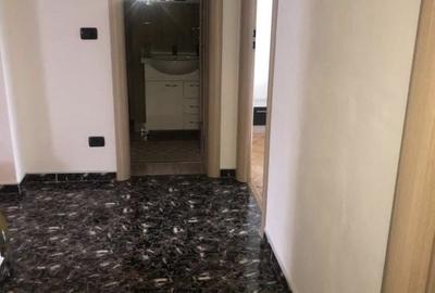 Apartament cu 3 camere decomandat în 1 Mai