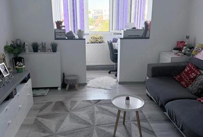 Apartament cu 2 camere semidecomandat în Banca Națională