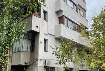 Apartament cu 3 camere în Romană