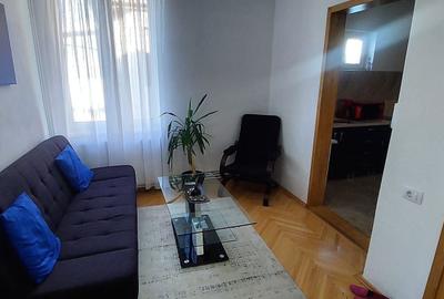 Casă cu 4 camere cu Canalizare în Sub Arini