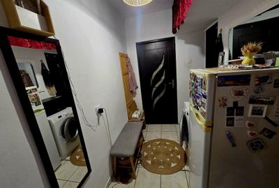 Apartament cu 2 camere semidecomandat în Micro 6