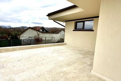 Casă cu 6 camere cu Teren 783 Mp în Cornu - 1