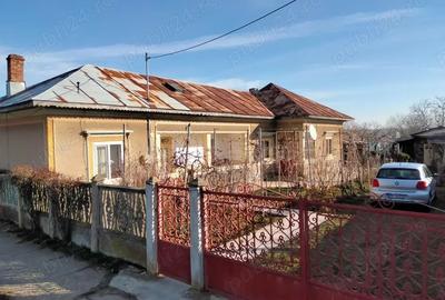 Casă cu 6 camere în Măldăeni