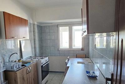 Apartament cu 3 camere decomandat în Doamna Ghica