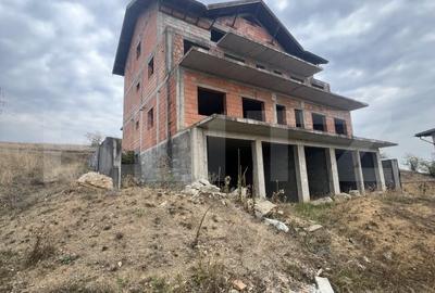 Casă individuală cu 18 camere cu Canalizare în Sâncraiu de Mureș