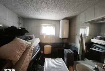 Casă cu 2 camere cu Teren 2400 Mp în Central - 11