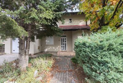Casă cu 6 camere cu Teren 300 Mp în Corbeanca