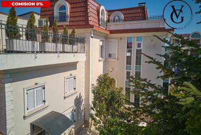 Casă individuală cu 7 camere cu Canalizare în Central - 1