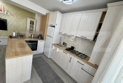 Apartament cu 3 camere decomandat în Calea București