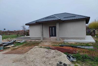 Casă cu Teren 600 Mp în Micula