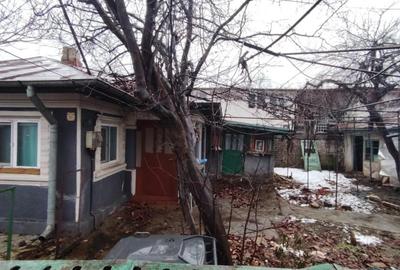 Casă cu 4 camere cu Canalizare în Berceni - 1