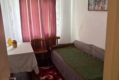 Apartament cu 3 camere în Piața