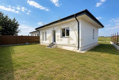 Casă cu 3 camere cu Teren 320 Mp în Crevedia