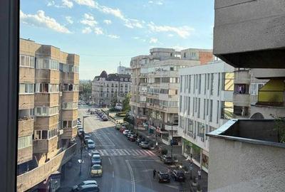 Apartament cu 4 camere decomandat în Ultracentral