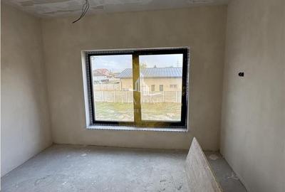 Casă cu 4 camere cu Teren 275 Mp în Ghiroda