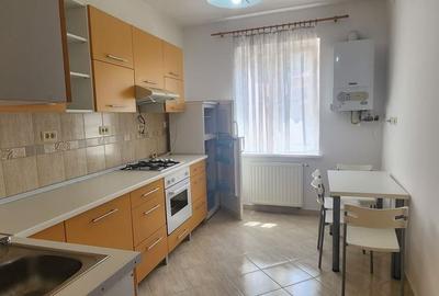 Garsonieră decomandată în Schei