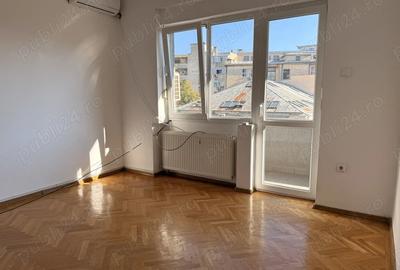 Apartament cu 5 camere decomandat în Amzei