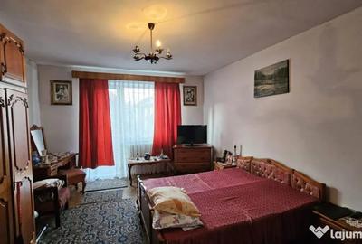 Casă cu 5 camere cu Teren 530 Mp în Andrei Mureșanu