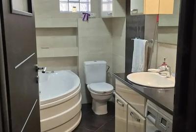 Apartament cu 2 camere decomandat în Jiului