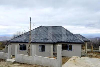 Casă cu 4 camere cu Teren 500 Mp în Păun - 2