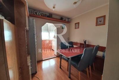 Apartament cu 3 camere decomandat, mobilat în Nufărul - 5
