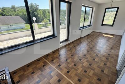 Casă cu 5 camere cu Teren 3200 Mp în Șoimuș