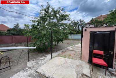 Casă individuală cu 6 camere cu Canalizare în Ghiroda