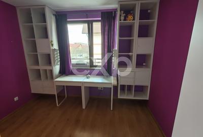 Apartament cu 3 camere decomandat, mobilat în Tractorul - 18
