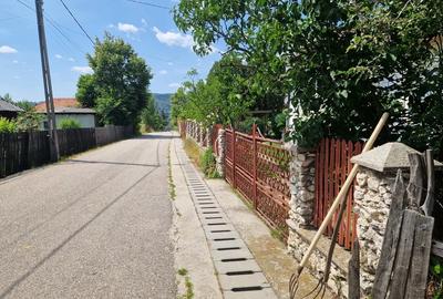 Teren de 1060 mp, în Central - 3