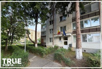 Apartament cu 3 camere în Tudor Vladimirescu