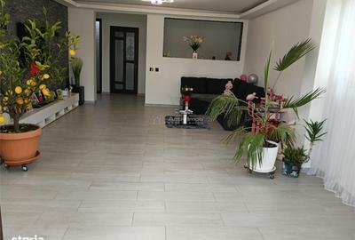 Casă cu 4 camere cu Teren 1100 Mp în Popești