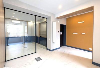 Apartament cu 3 camere semidecomandat în Dorobanți