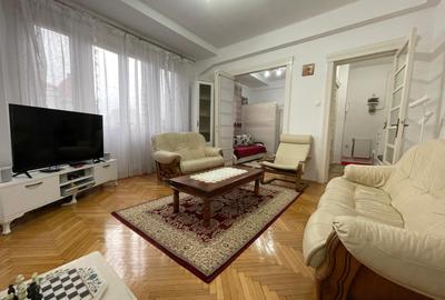 Apartament cu 3 camere semidecomandat, mobilat în Universitate - 1