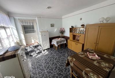 Casă cu 4 camere cu Teren 250 Mp în Pocola - 5