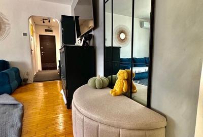 Apartament cu 3 camere semidecomandat, mobilat în 1 Mai