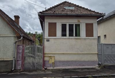Casă cu 3 camere cu Teren 487 Mp în Târnăveni