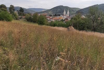 Teren de 4700 mp, în Central - 5