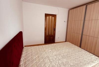 Apartament cu 3 camere decomandat în 7 Noiembrie - 3
