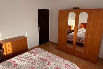 Apartament cu 3 camere decomandat în Zăvoi - 6