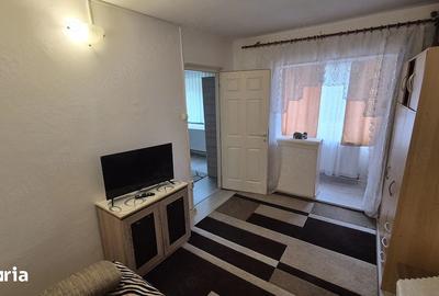 Apartament cu 3 camere semidecomandat în Șagului