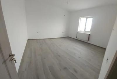 Casă cu 5 camere cu Teren 500 Mp în Vârteju